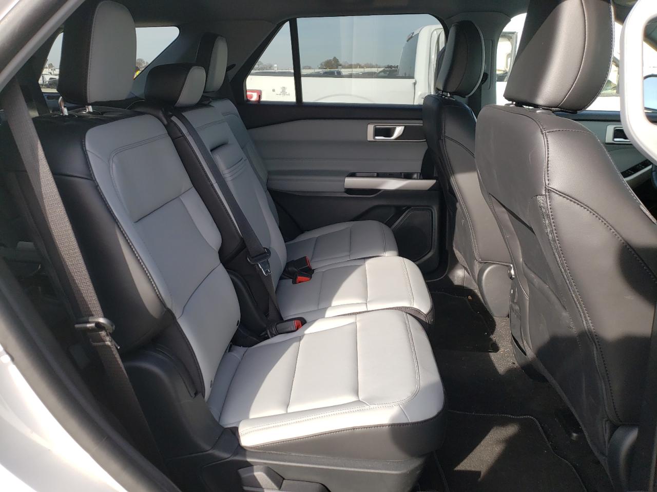 Foto 6 de la subasta – 2021 FORD EXPLORER X con VIN 1FMSK8DH9MGB02746