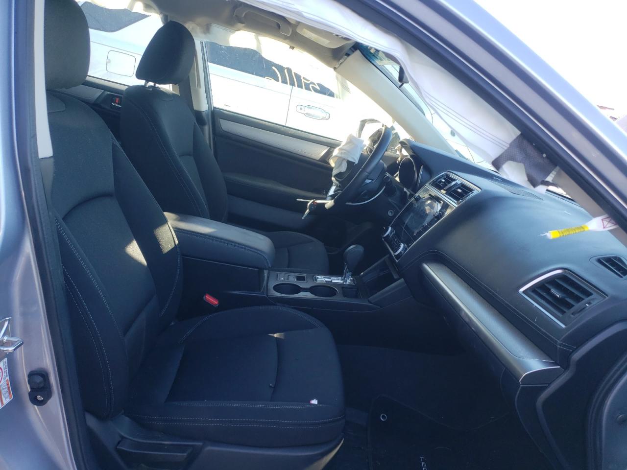 Photo 5 from auction – 2018 SUBARU LEGACY 2.5 with VIN 4S3BNAC6XJ3032874