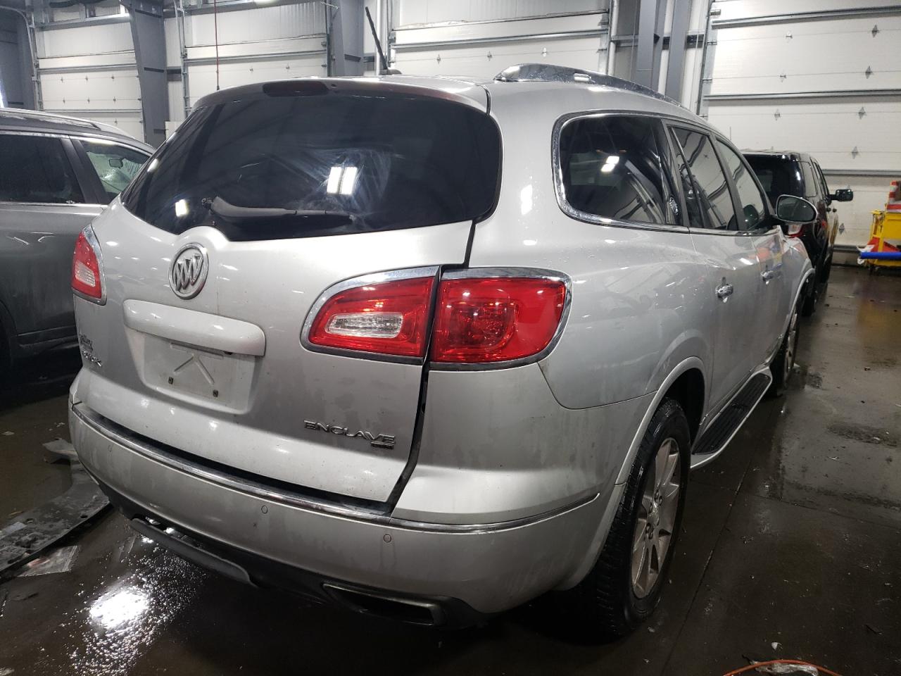 Photo 4 from auction – 2015 BUICK ENCLAVE with VIN 5GAKVBKD2FJ163341