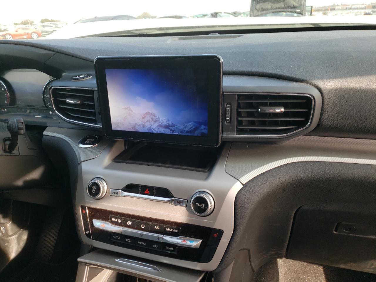 Photo 9 from auction – 2021 FORD EXPLORER X with VIN 1FMSK8DH9MGB02746