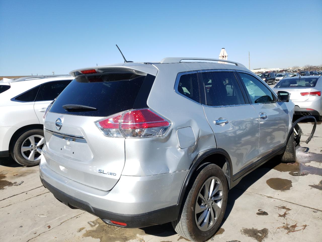 Photo 4 from auction – 2015 NISSAN ROGUE S with VIN 5N1AT2MV8FC877187