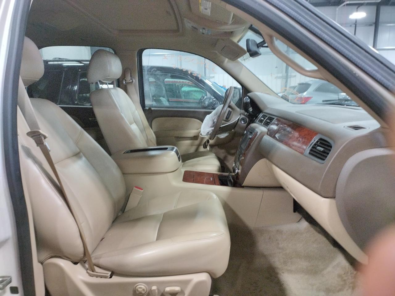 Photo 5 from auction – 2013 CHEVROLET .CK2500 with VIN 1GNSKCE03DR266697