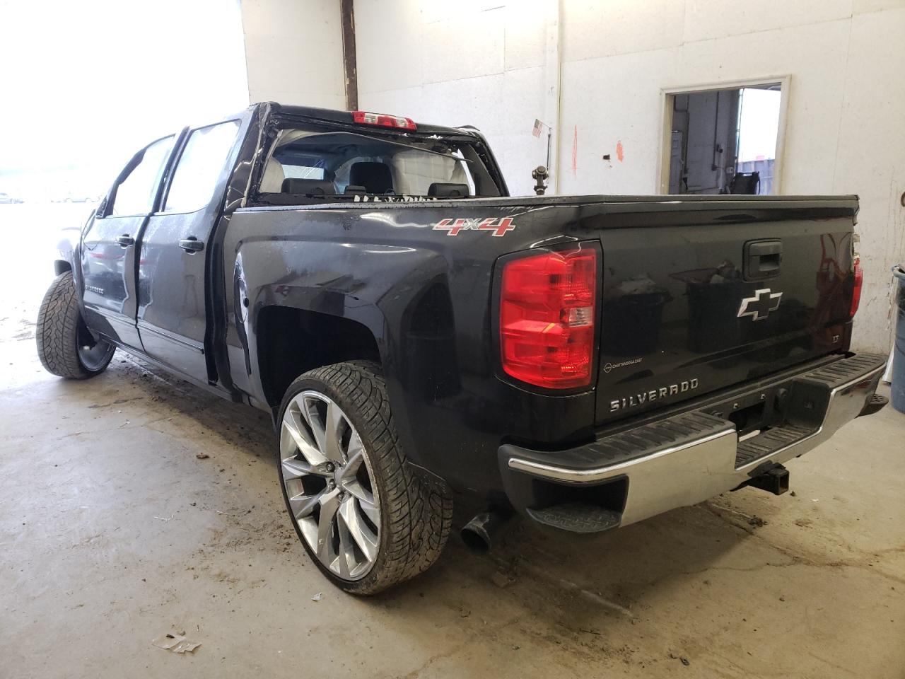 Photo 3 from auction – 2016 CHEVROLET SILVERADO with VIN 3GCUKREC7GG336365