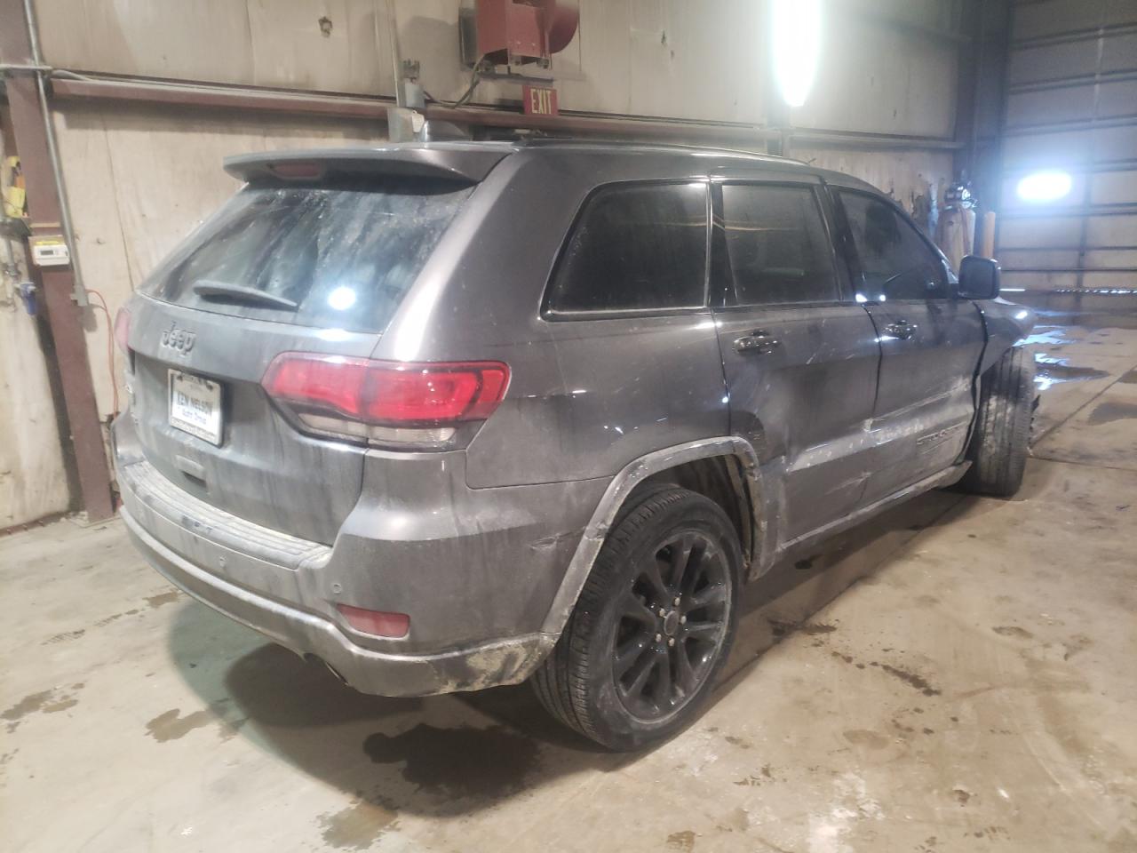 Photo 4 from auction – 2017 JEEP GRAND CHER with VIN 1C4RJFAG2HC910794