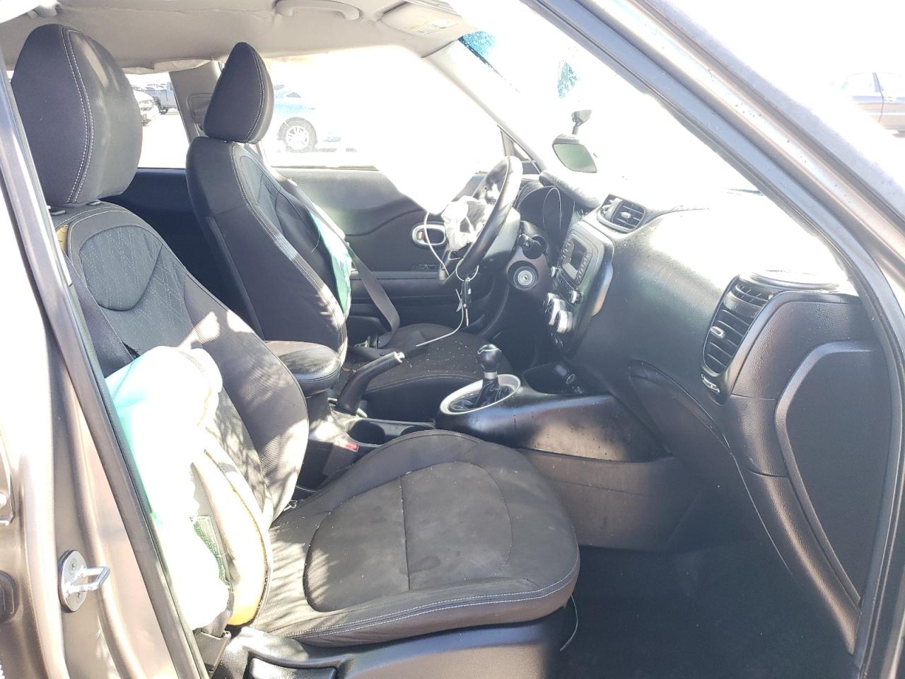 Photo 5 from auction – 2015 KIA SOUL with VIN KNDJN2A2XF7220926