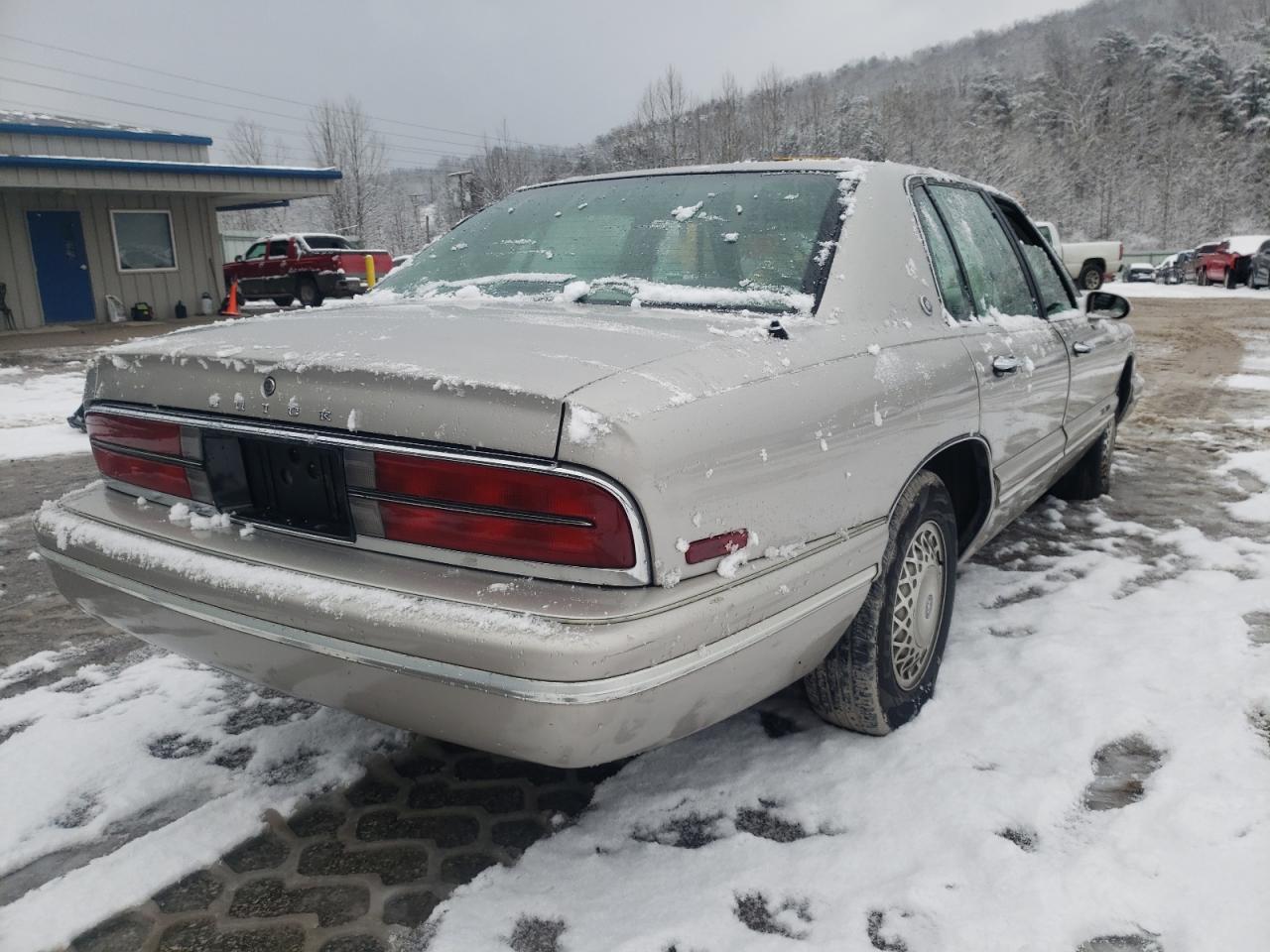 Photo 4 from auction – 1996 BUICK PARK AVENU with VIN 1G4CW52K6TH618559