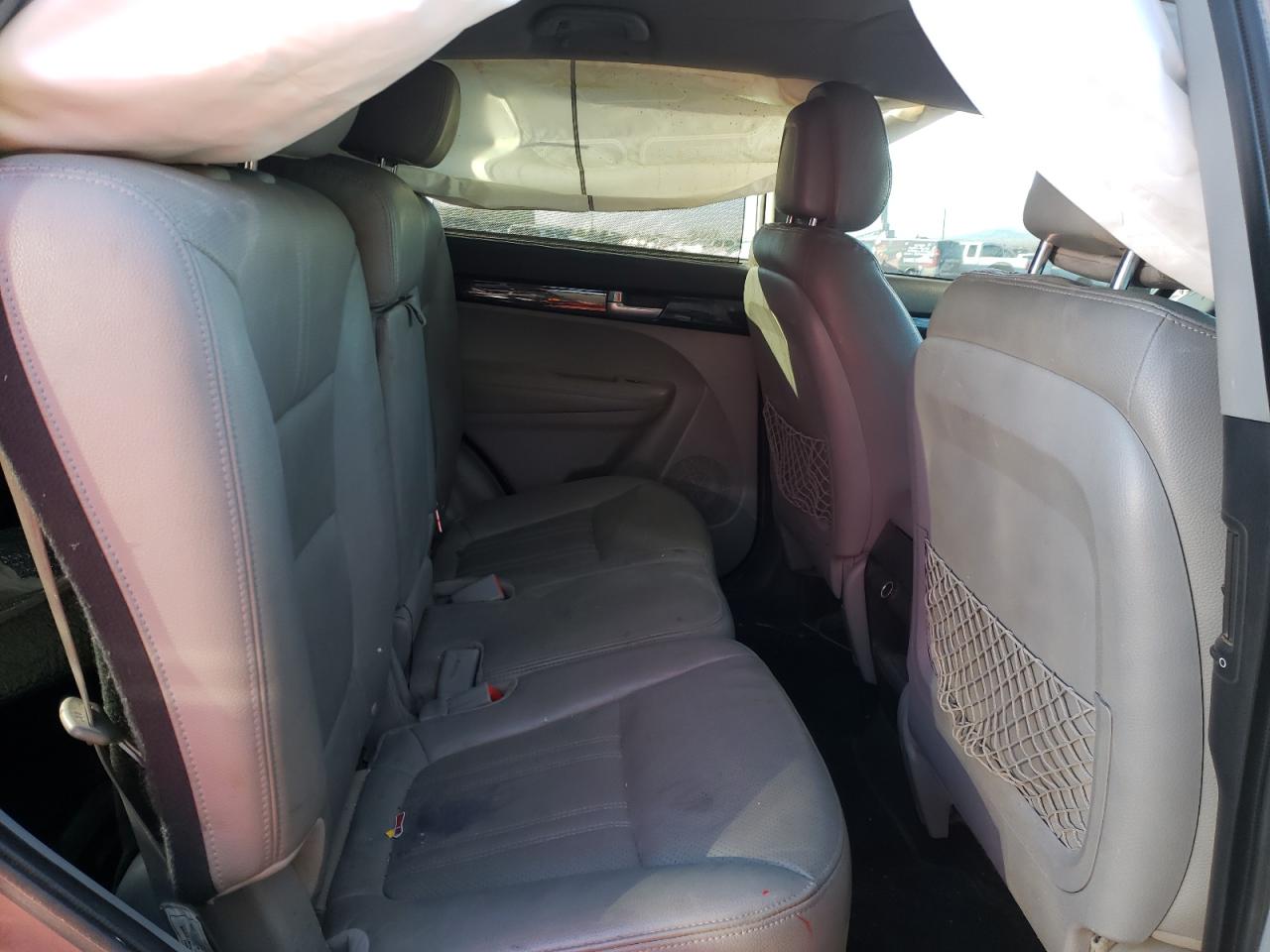Photo 6 from auction – 2014 KIA SORENTO LX with VIN 5XYKT3A67EG464232