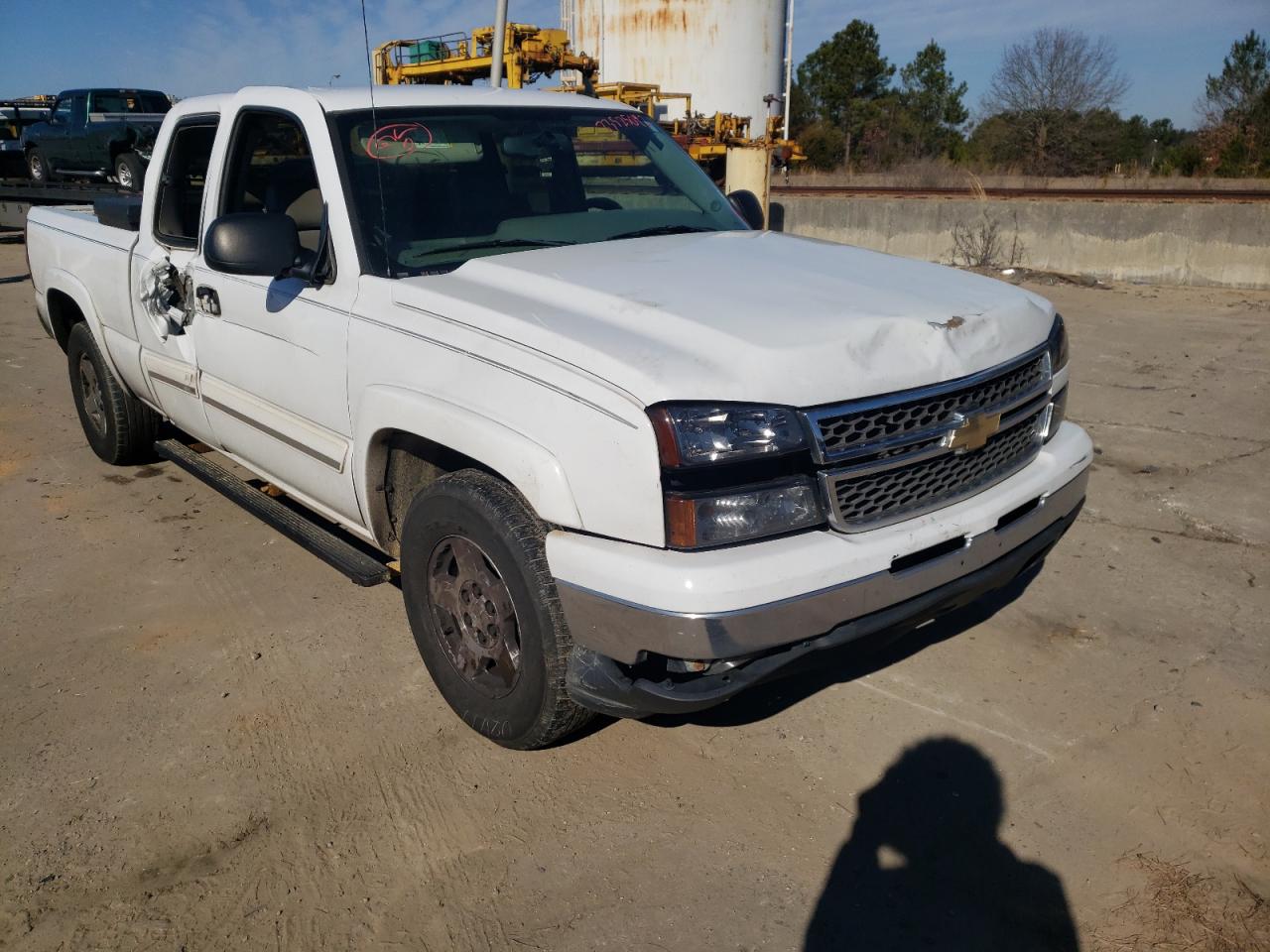 CHEVROLET SILVERADO 2006 z numerem VIN 2GCEK19B461330277 - Zdjęcie z aukcji