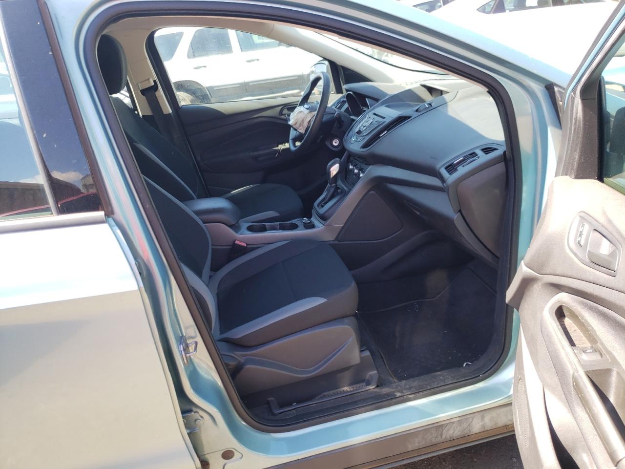 Photo 5 from auction – 2013 FORD ESCAPE S with VIN 1FMCU0F77DUA17149