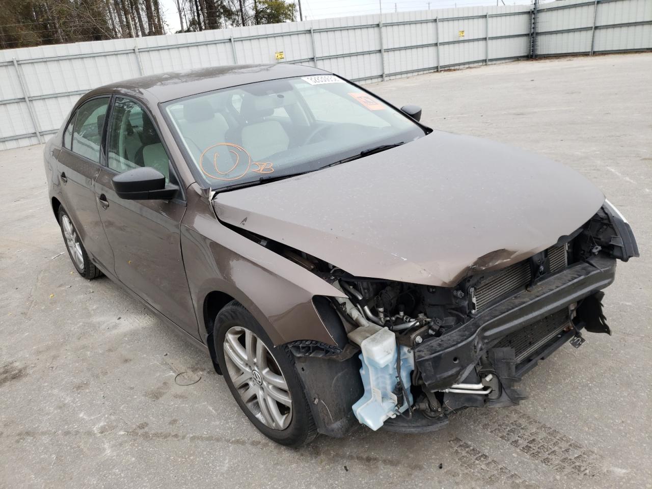 Photo 1 from auction – 2015 VOLKSWAGEN JETTA BASE with VIN 3VW2K7AJ6FM232169