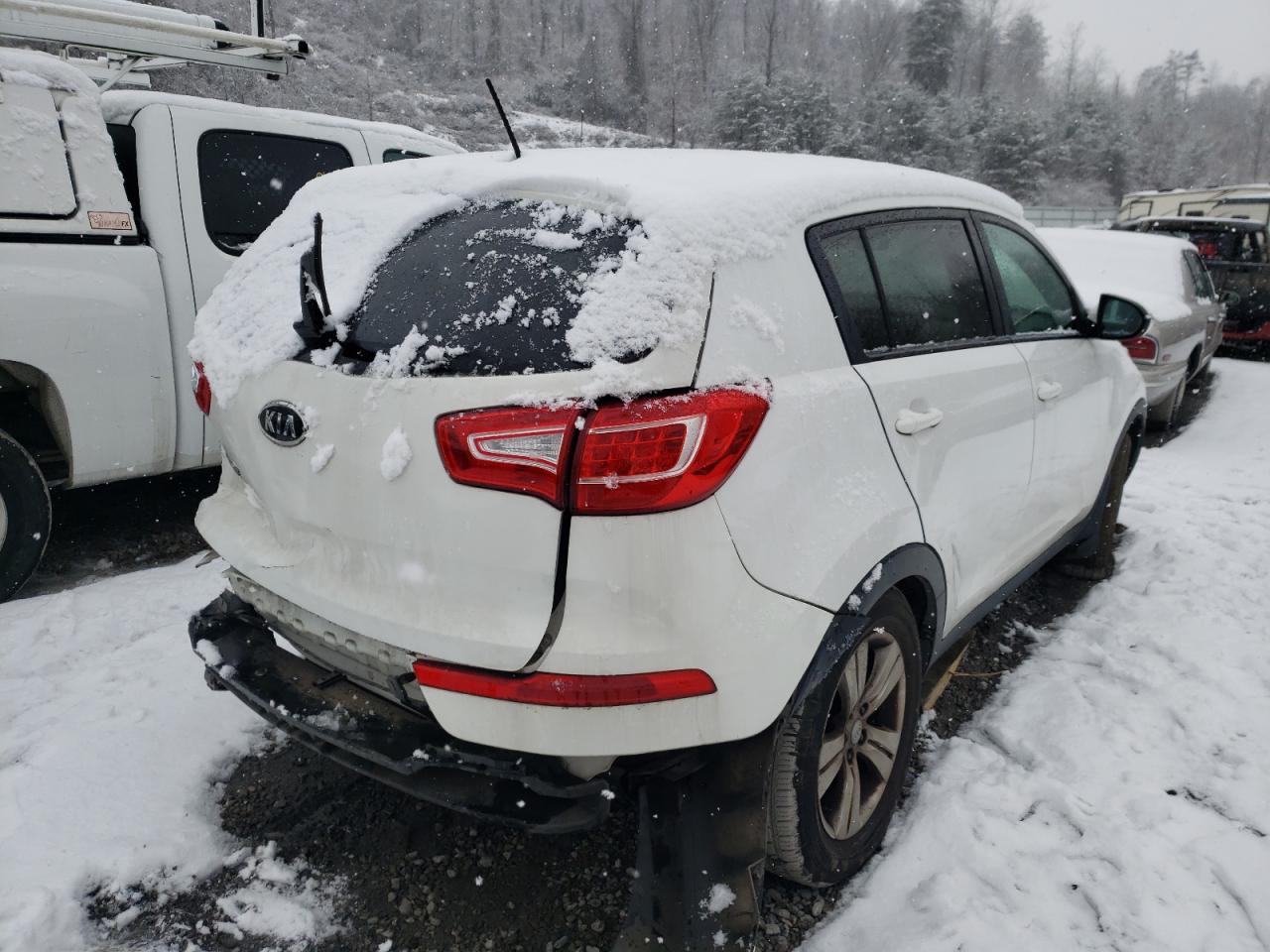 Photo 4 from auction – 2012 KIA SPORTAGE B with VIN KNDPB3A2XC7326703