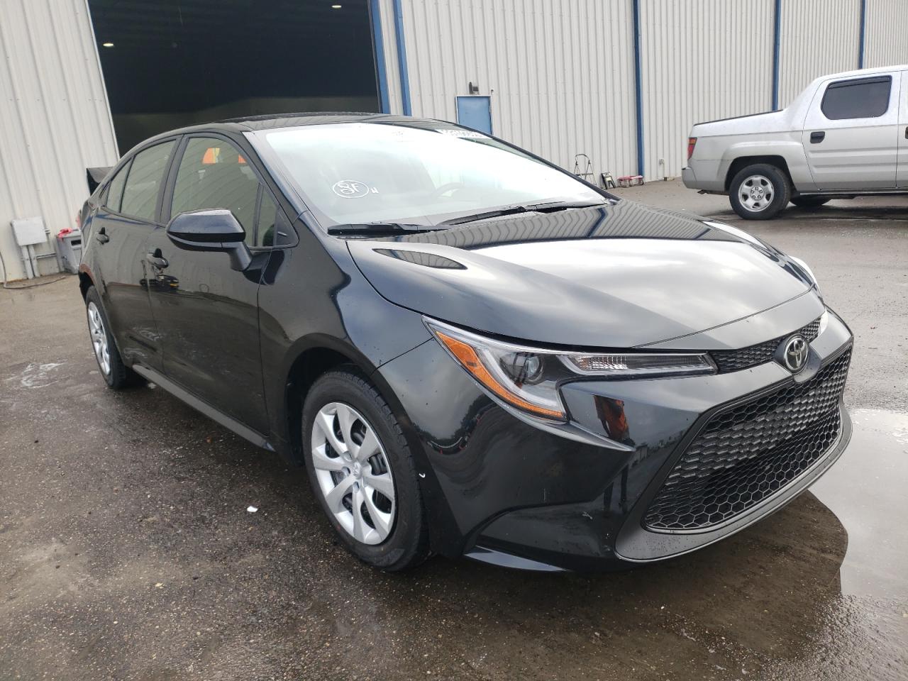 TOYOTA COROLLA LE 2022 with VIN JTDEPMAE6NJ212115 - Photo from auction