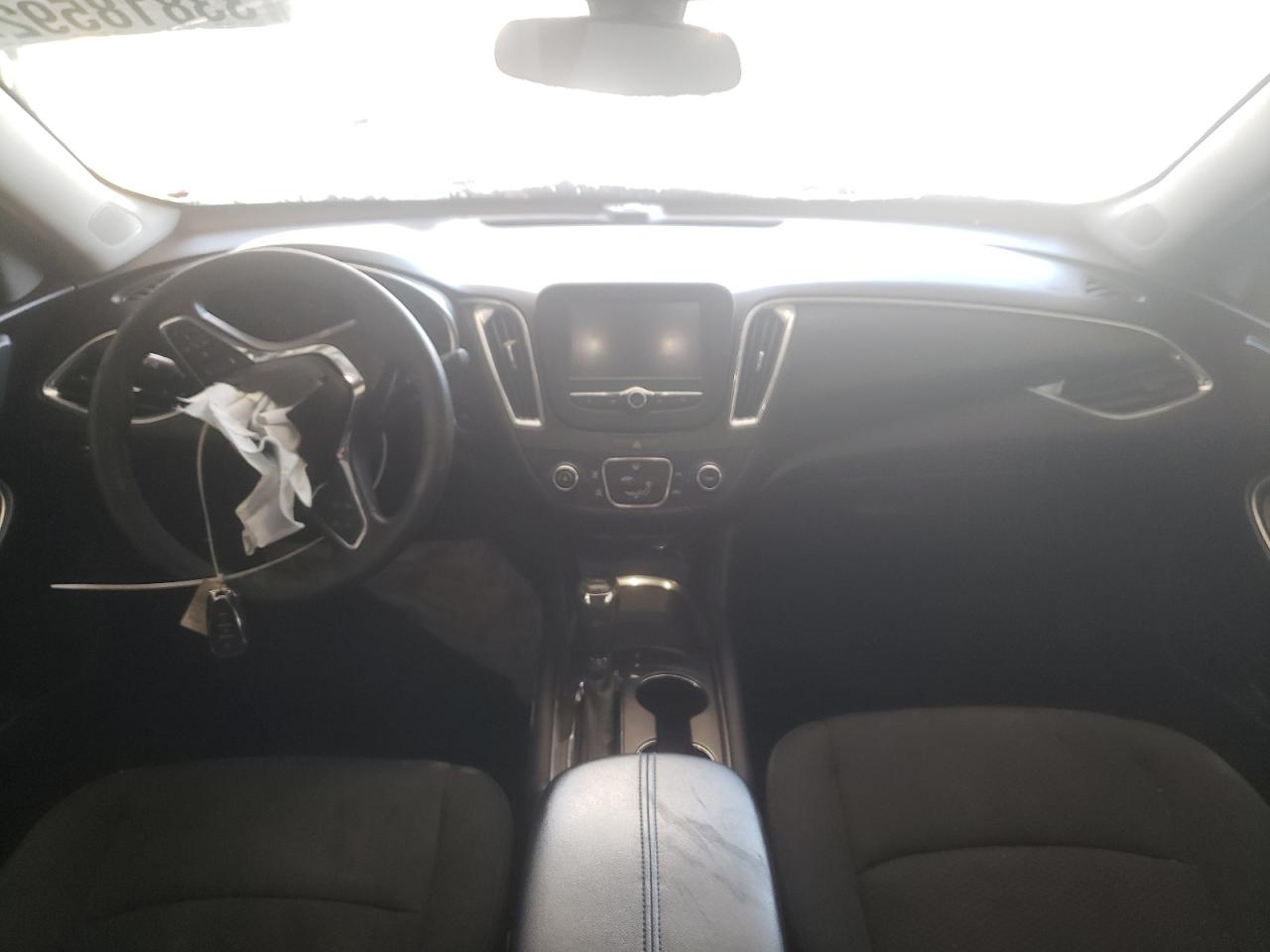Photo 9 from auction – 2017 CHEVROLET MALIBU LT with VIN 1G1ZE5ST0HF110674