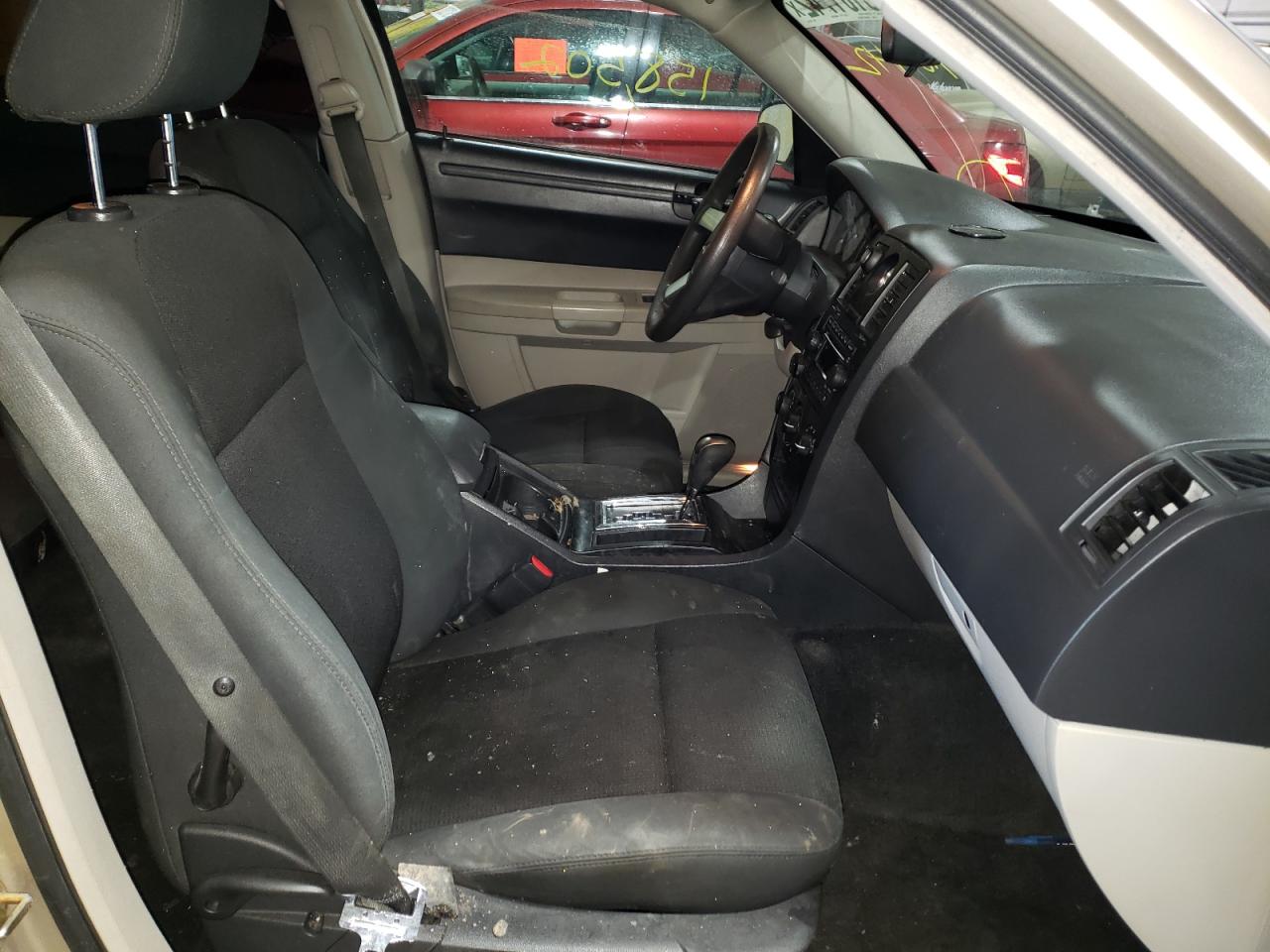 Photo 5 from auction – 2006 CHRYSLER 300 with VIN 2C3KA43R26H387702