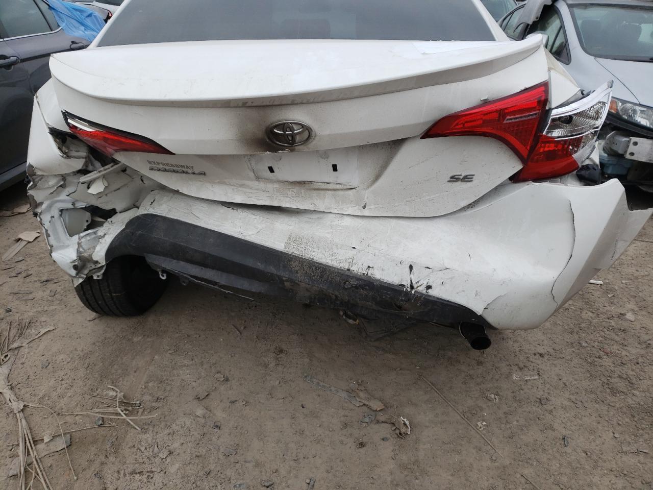 Photo 9 from auction – 2018 TOYOTA COROLLA L with VIN 2T1BURHE4JC120814