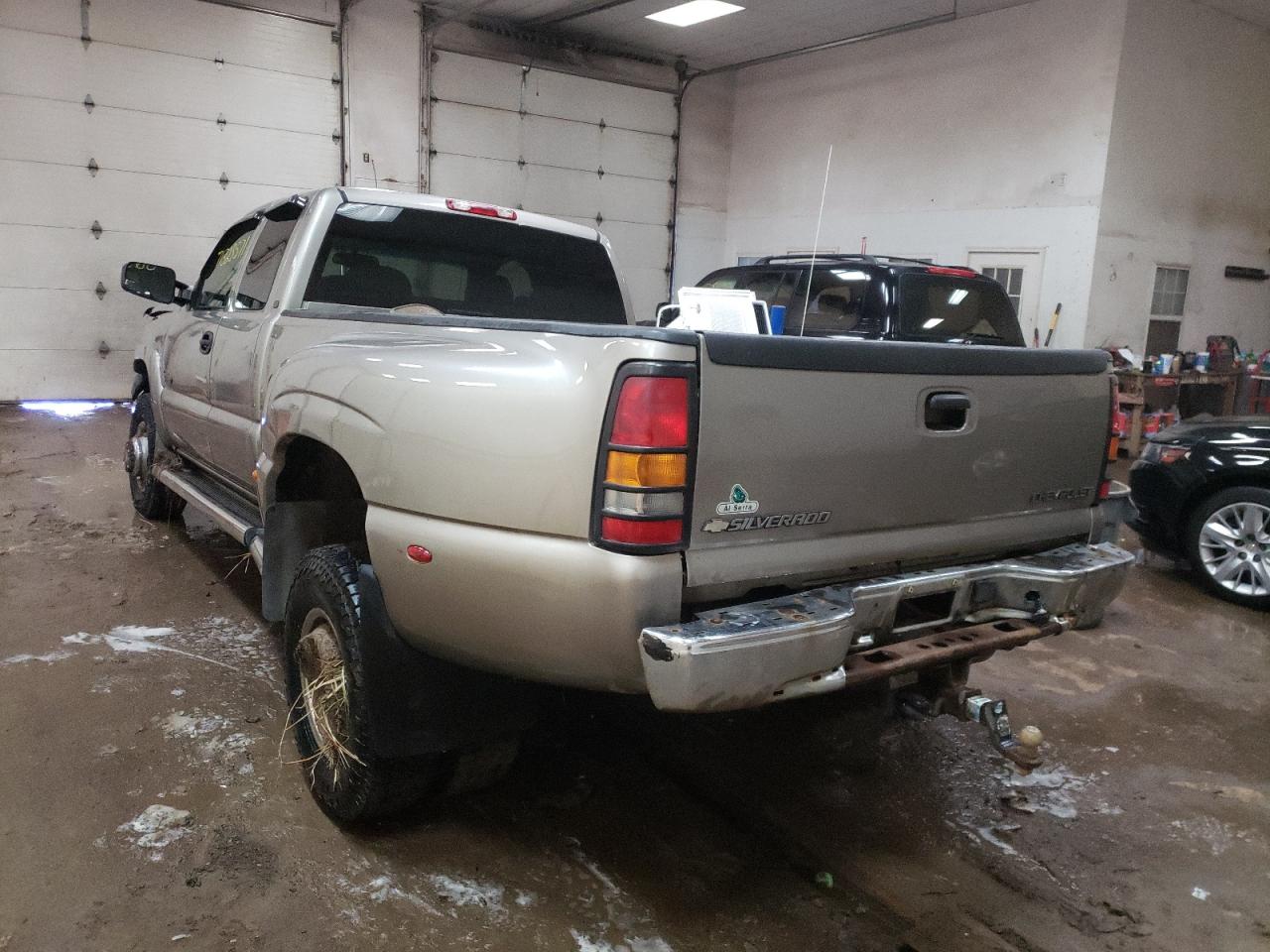 Photo 3 from auction – 2003 CHEVROLET SILVERADO with VIN 1GCJK391X3E168263