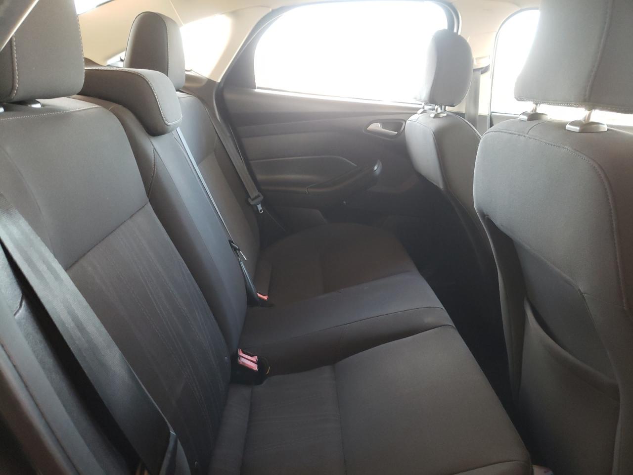 Photo 6 from auction – 2015 FORD FOCUS SE with VIN 1FADP3F28FL249795