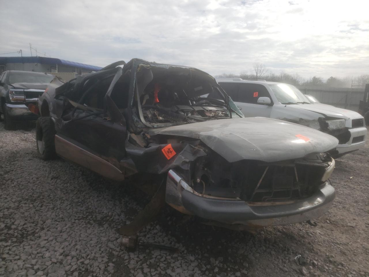 GMC NEW SIERRA 2000 with VIN 2GTEK19TXY1333146 - Photo from auction