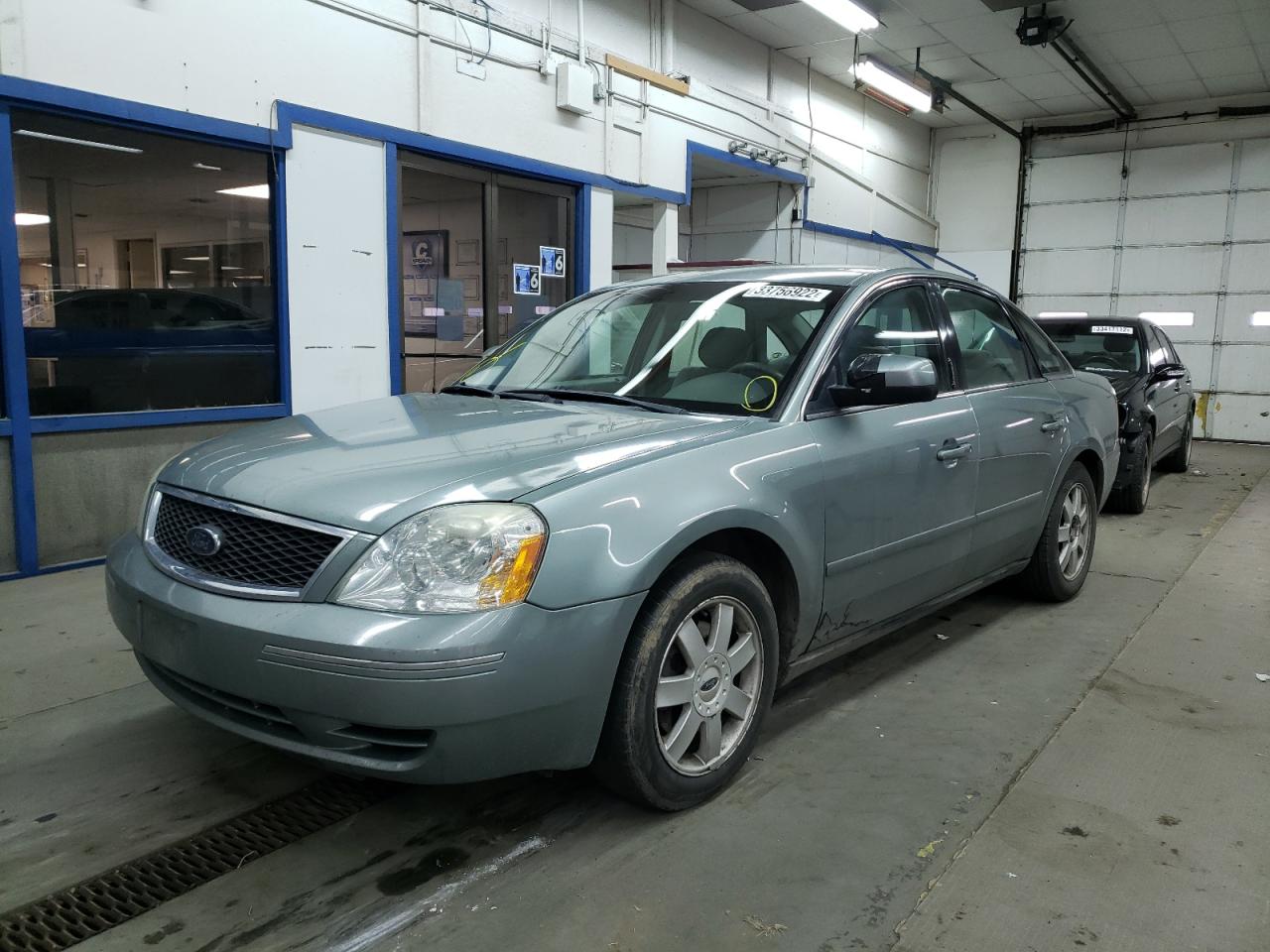 Photo 2 from auction – 2005 FORD FIVE HUNDR with VIN 1FAFP23115G152783
