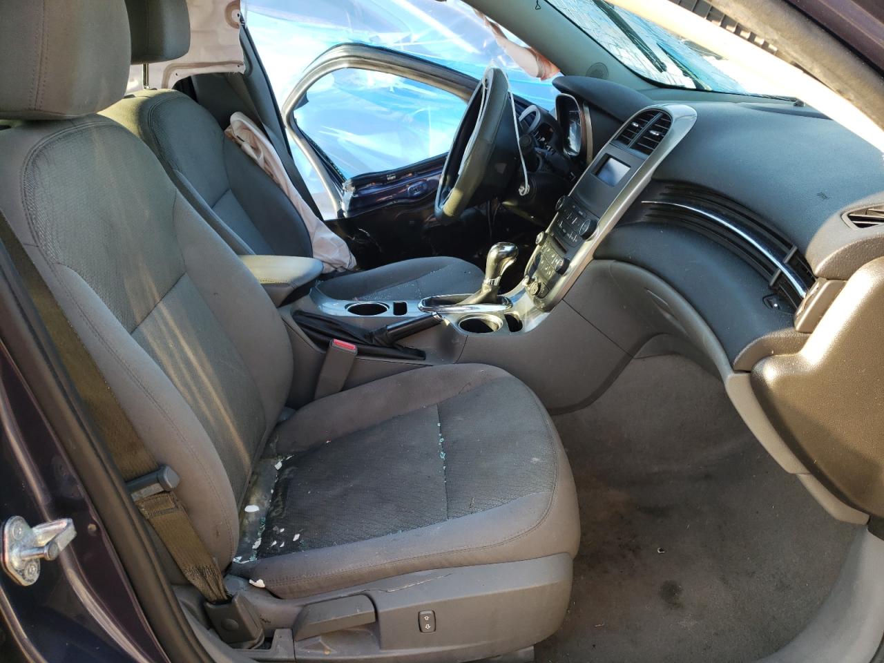 Photo 5 from auction – 2015 CHEVROLET MALIBU LS with VIN 1G11B5SL8FF175842