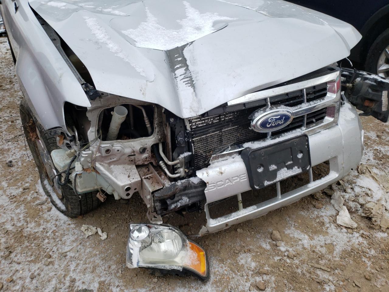 صورة رقم 9 من المزاد - 2011 FORD ESCAPE XLT مع VIN 1FMCU9DG5BKA04237
