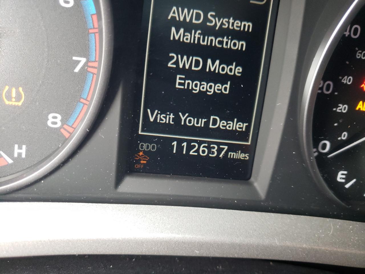 Photo 8 from auction – 2017 TOYOTA RAV4 LE with VIN 2T3BFREV2HW670723
