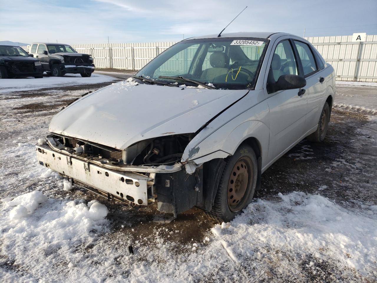 Photo 2 from auction – 2005 FORD FOCUS ZX4 with VIN 1FAFP34N65W163789