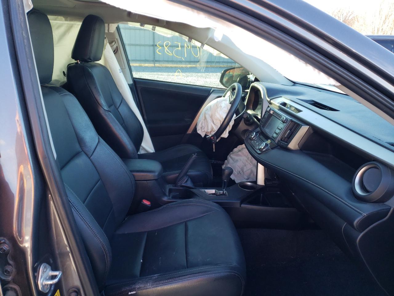 Photo 5 from auction – 2013 TOYOTA RAV4 XLE with VIN 2T3WFREV9DW048972