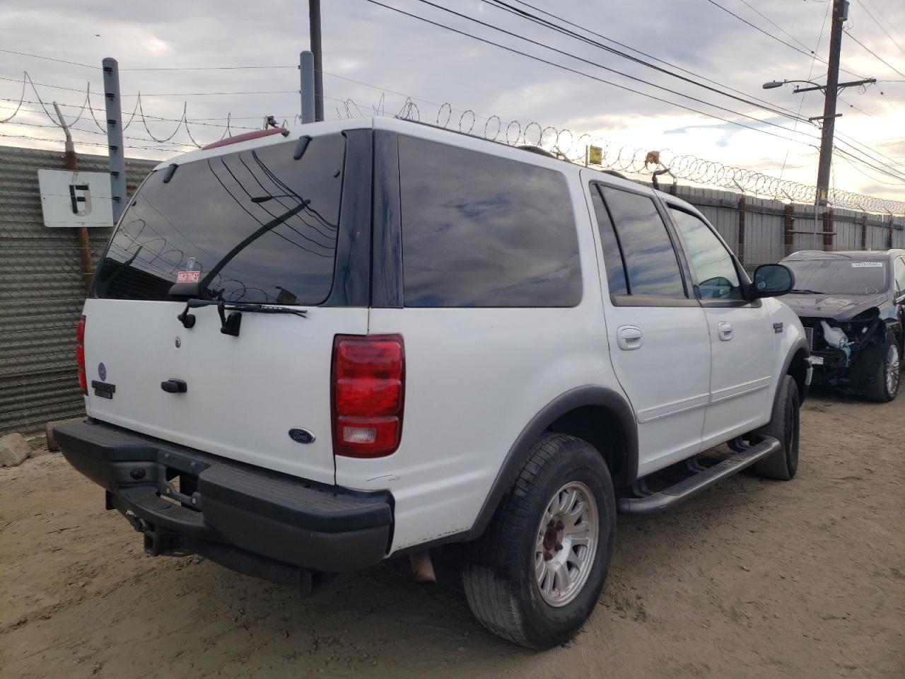Photo 4 from auction – 2000 FORD EXPEDITION with VIN 1FMPU16L1YLC48080
