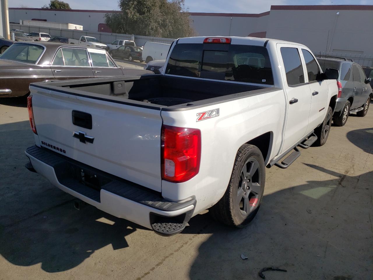 Photo 4 from auction – 2017 CHEVROLET SILVERADO with VIN 3GCUKSEC8HG434152