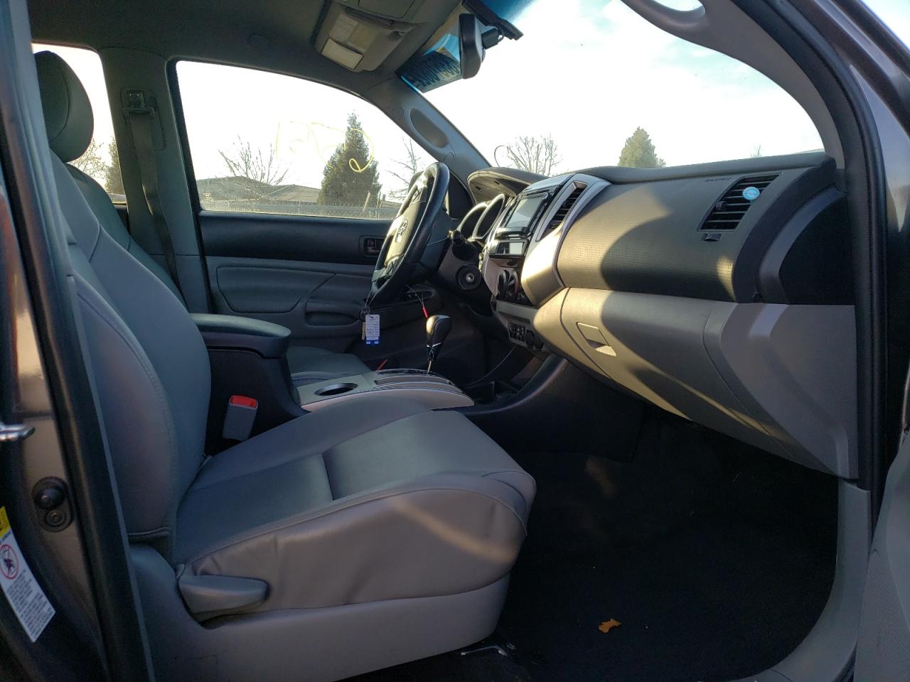 Photo 5 from auction – 2015 TOYOTA TACOMA DOU with VIN 5TFLU4EN1FX125618