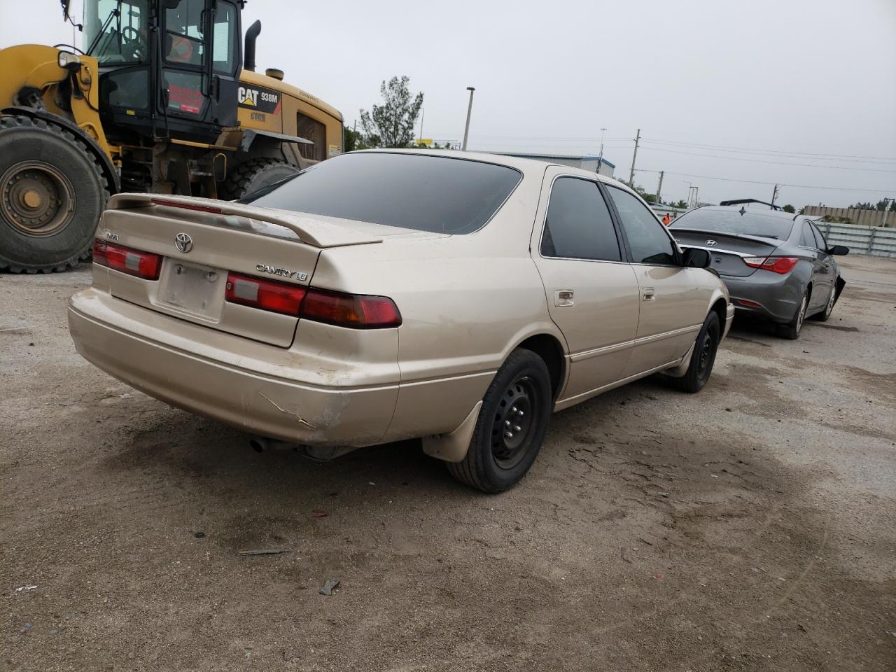 Photo 4 from auction – 1997 TOYOTA CAMRY CE with VIN 4T1BG22K2VU819232