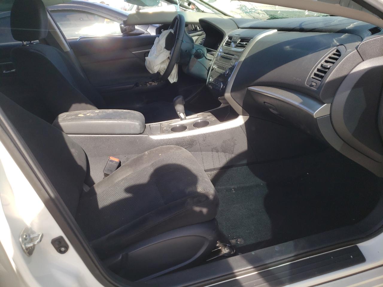 Photo 5 from auction – 2015 NISSAN ALTIMA 2.5 with VIN 1N4AL3AP2FN906774