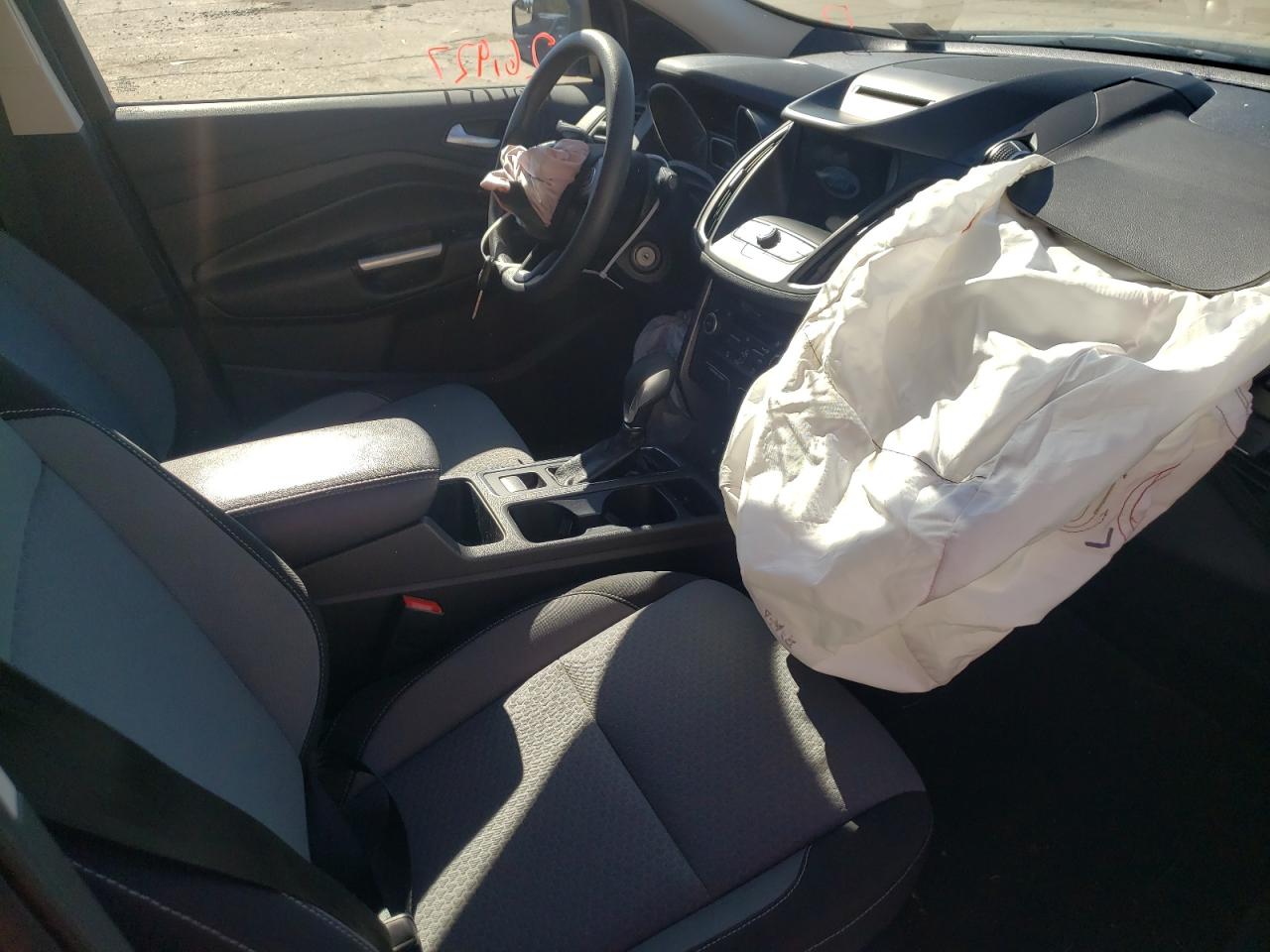Photo 5 from auction – 2018 FORD ESCAPE SE with VIN 1FMCU0GD9JUC00648
