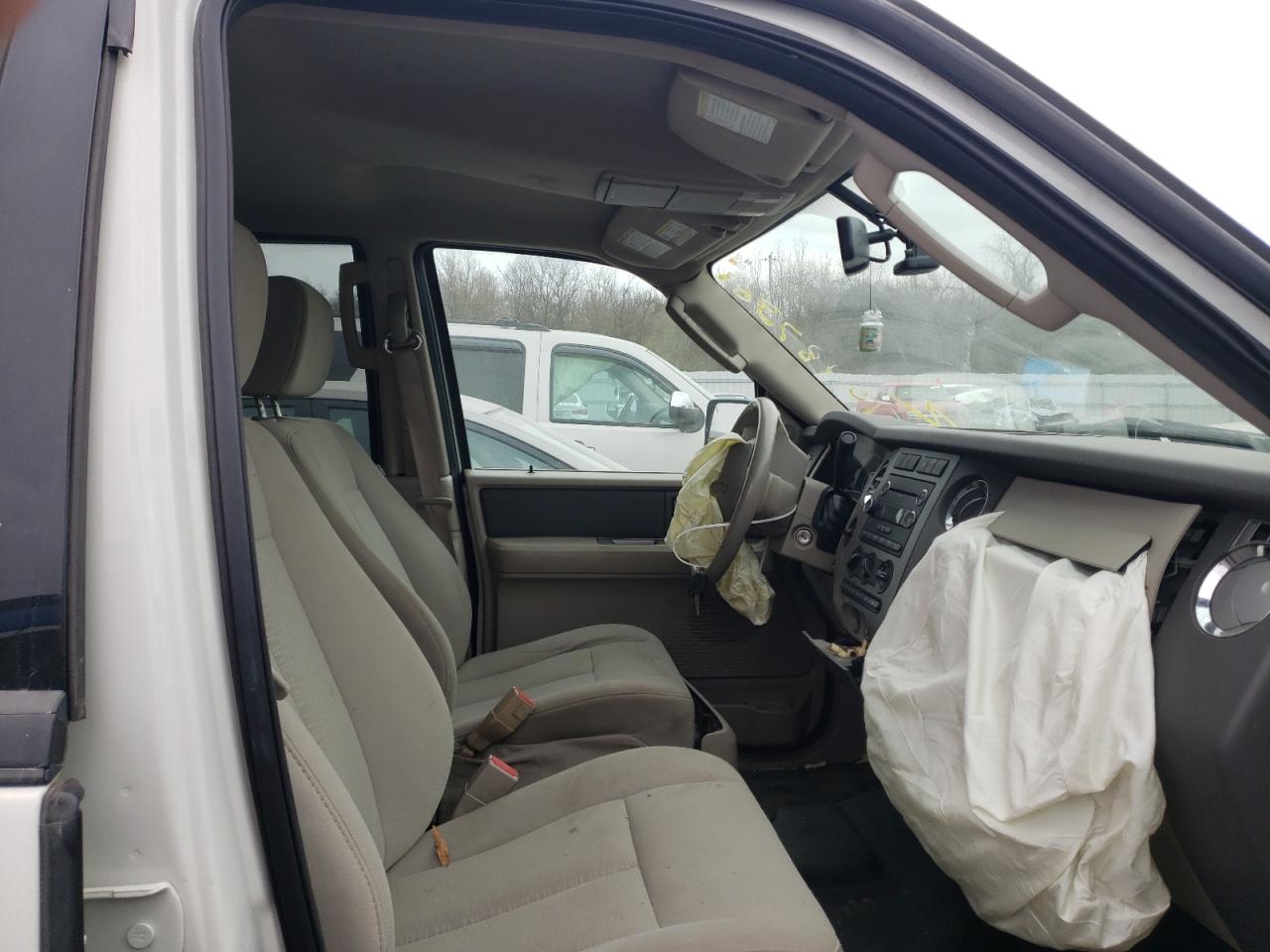 Photo 5 from auction – 2008 FORD EXPEDITION with VIN 1FMFU16538LA66572