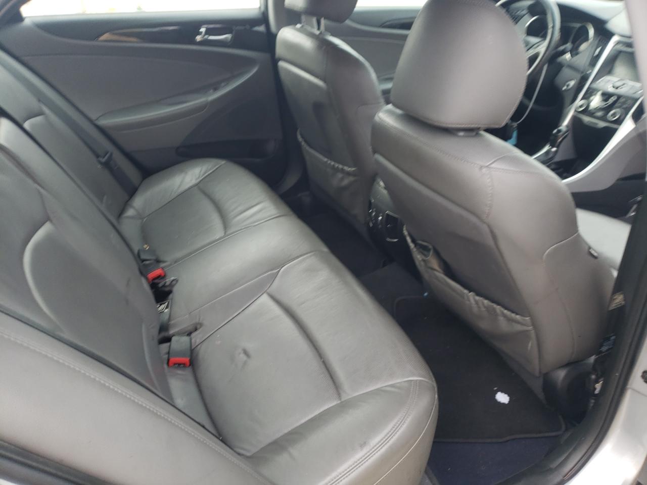 Photo 6 from auction – 2011 HYUNDAI SONATA SE with VIN 5NPEC4AC0BH122571