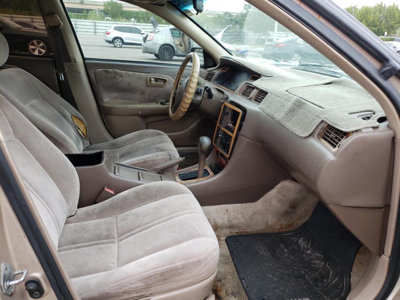 Photo 5 from auction – 1997 TOYOTA CAMRY CE with VIN 4T1BG22K2VU819232