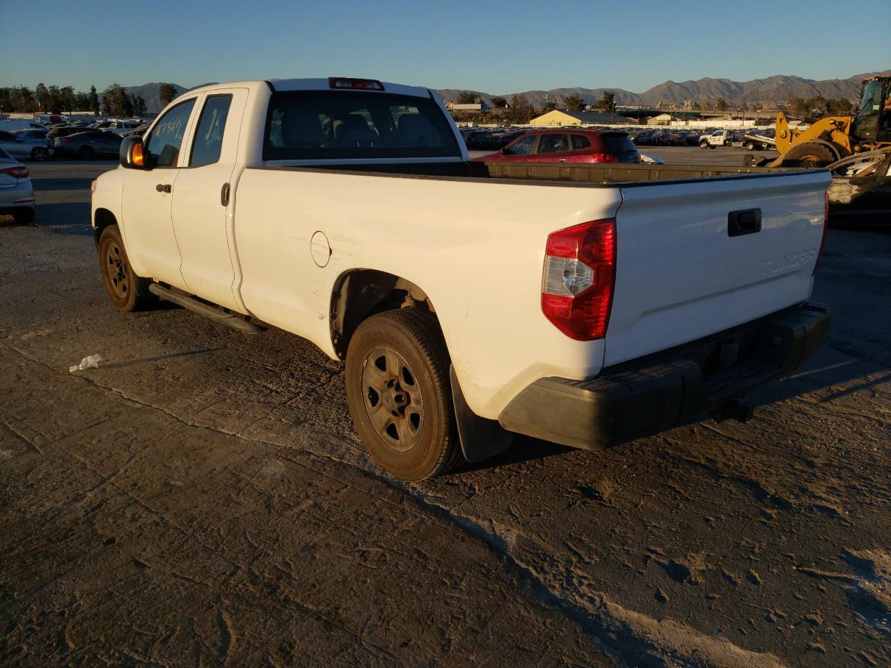 Photo 3 from auction – 2015 TOYOTA TUNDRA DOU with VIN 5TFCY5F18FX018975