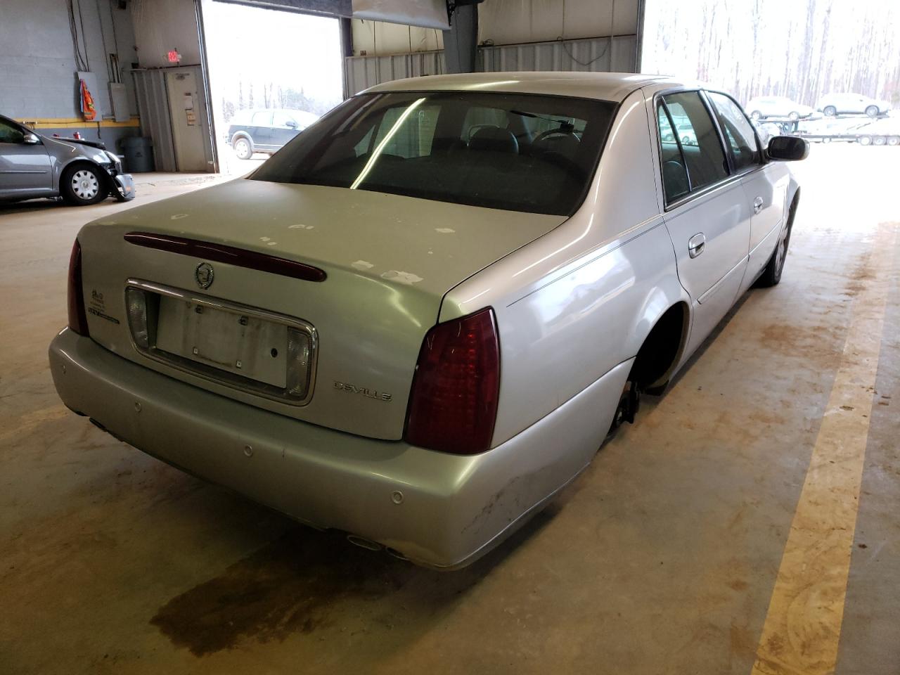 Photo 4 from auction – 2000 CADILLAC DEVILLE with VIN 1G6KD54Y7YU272238