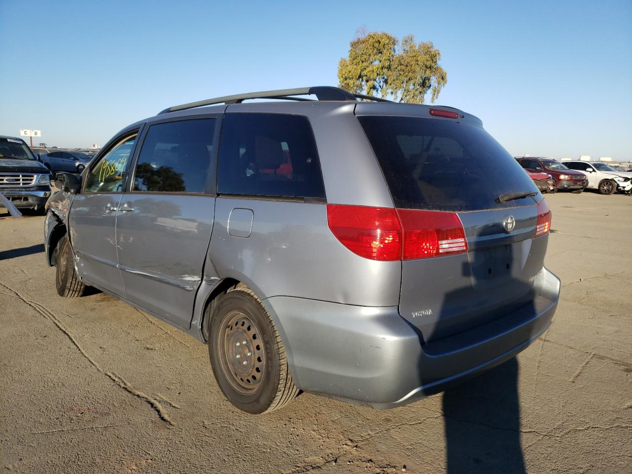 Photo 3 from auction – 2004 TOYOTA SIENNA CE with VIN 5TDZA23C44S108856