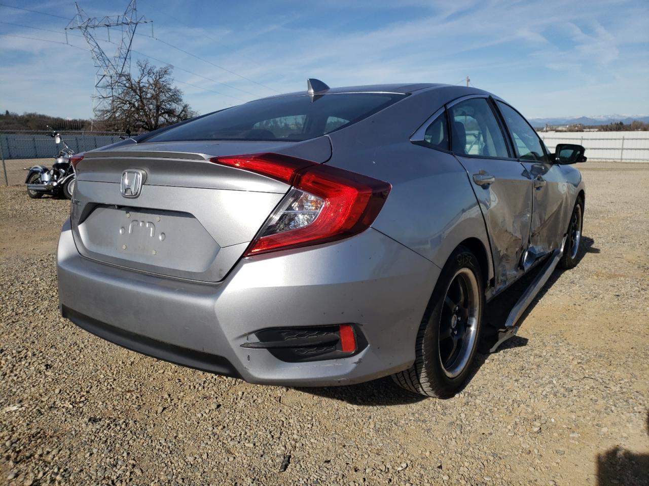 Photo 4 from auction – 2017 HONDA CIVIC EX with VIN 19XFC1F38HE209630