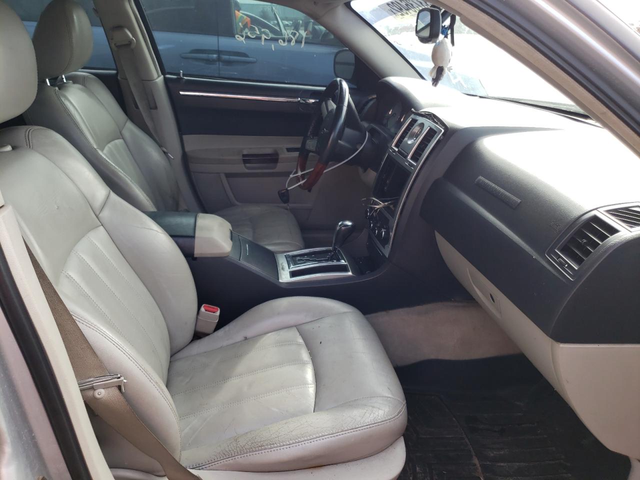 Photo 5 from auction – 2005 CHRYSLER 300C with VIN 2C3AA63H25H149264