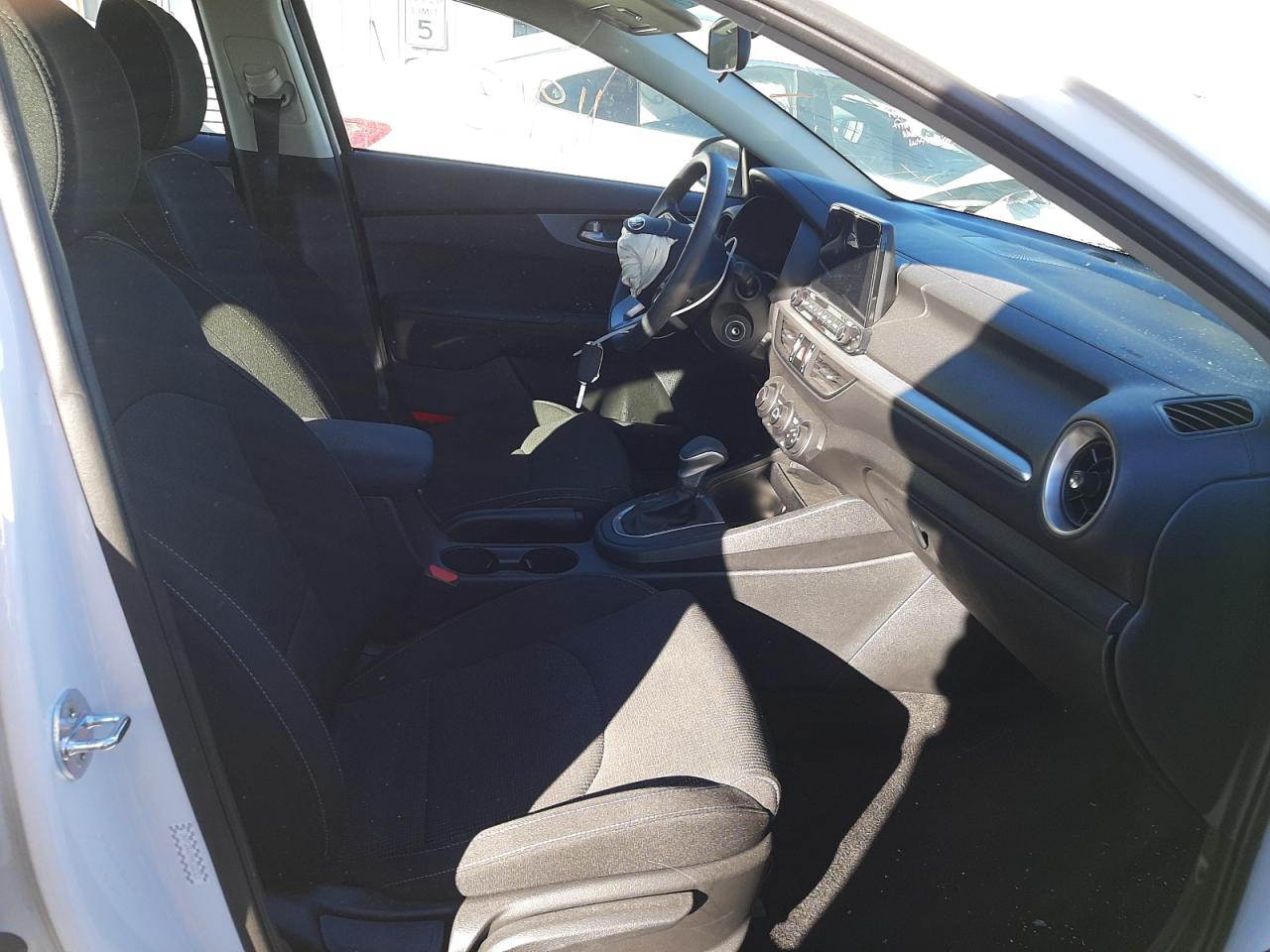 Photo 5 from auction – 2021 KIA FORTE FE with VIN 3KPF24AD9ME332321