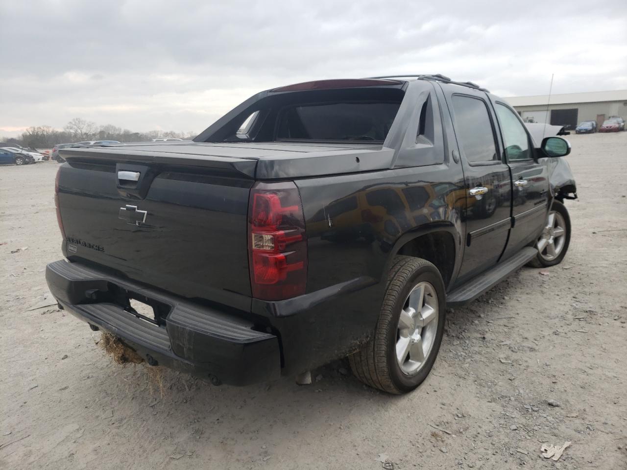 Photo 4 from auction – 2013 CHEVROLET AVALANCHE with VIN 3GNMCEE0XDG320207