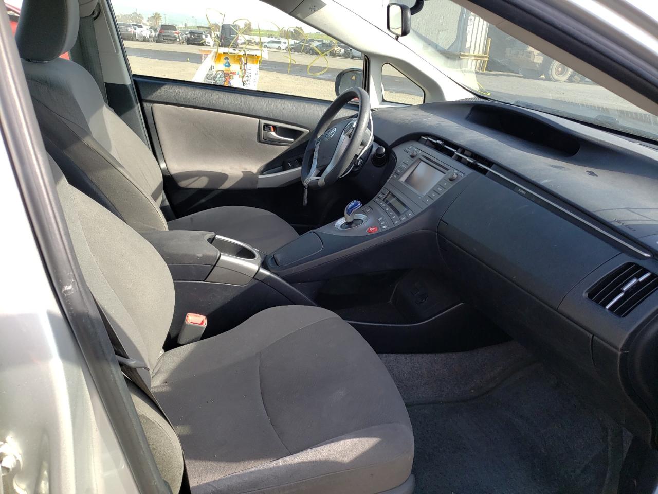 Photo 5 from auction – 2013 TOYOTA PRIUS with VIN JTDKN3DU7D5687320