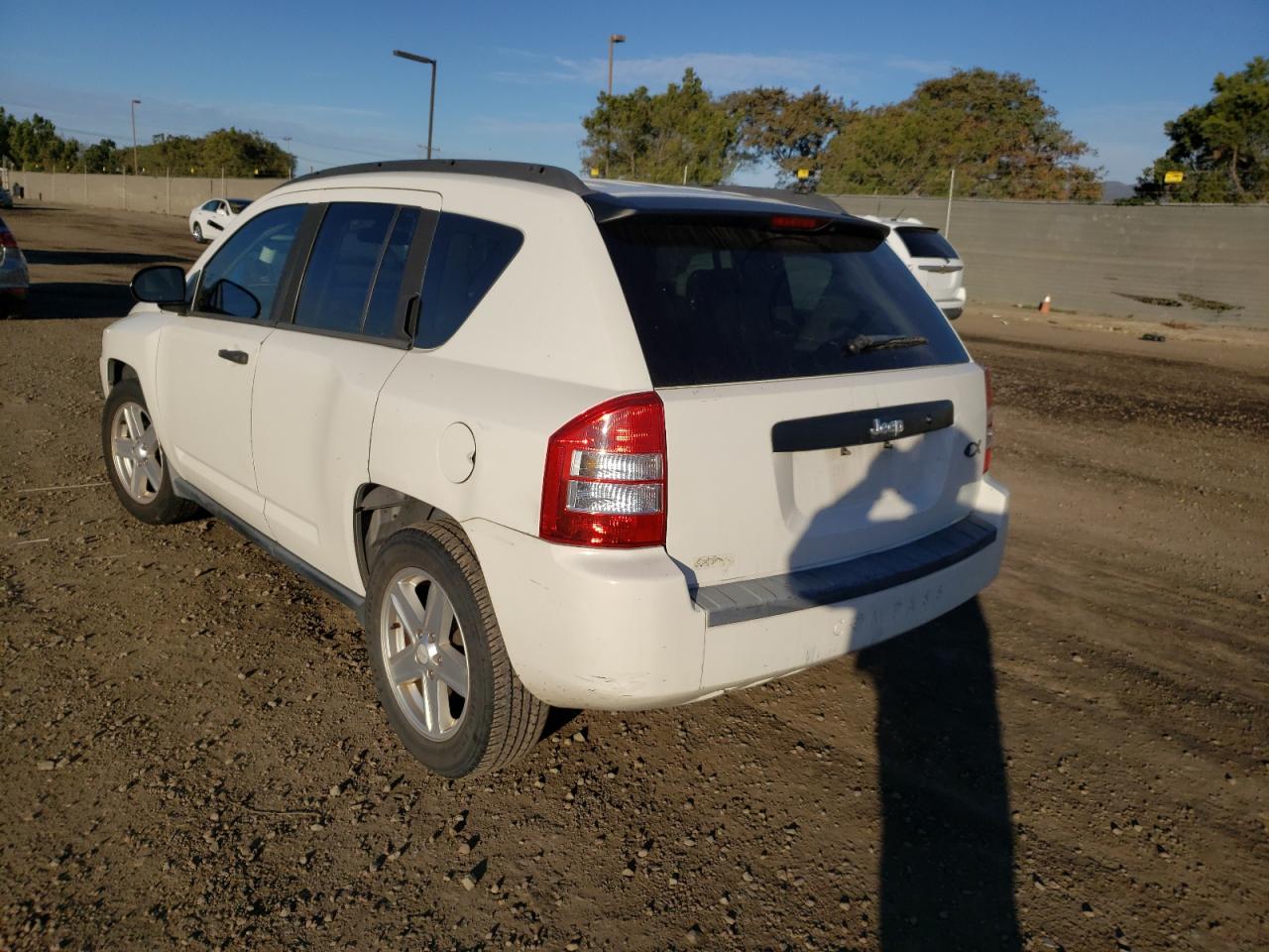 Photo 3 from auction – 2007 JEEP COMPASS with VIN 1J8FT47037D386018