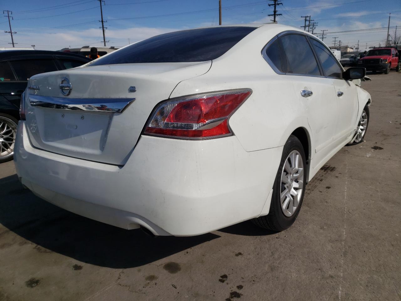 Photo 4 from auction – 2015 NISSAN ALTIMA 2.5 with VIN 1N4AL3AP2FN906774