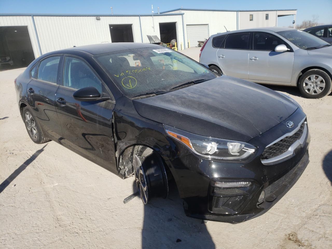 KIA FORTE FE 2020 with VIN 3KPF24AD8LE201332 - Photo from auction