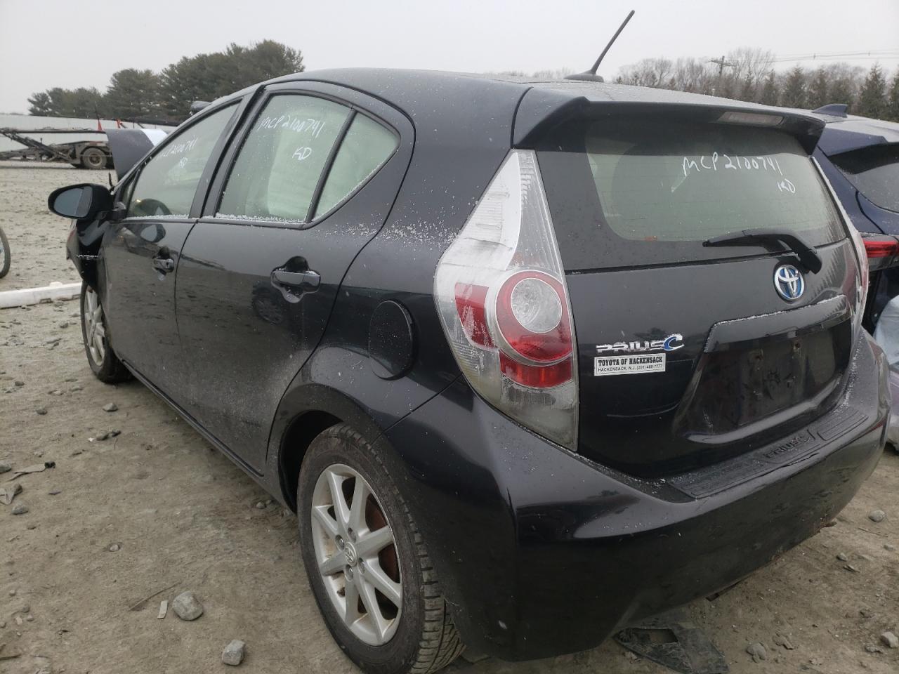 Photo 3 from auction – 2013 TOYOTA PRIUS C with VIN JTDKDTB32D1044734