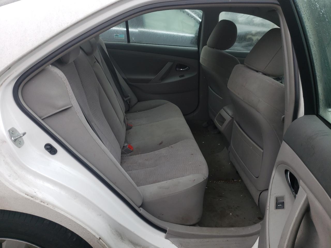 Photo 6 from auction – 2011 TOYOTA CAMRY BASE with VIN 4T1BF3EK5BU745904